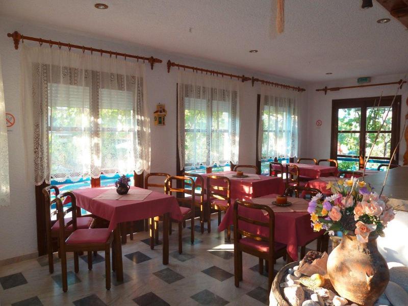 איריון Paris Beach Hotel מראה חיצוני תמונה